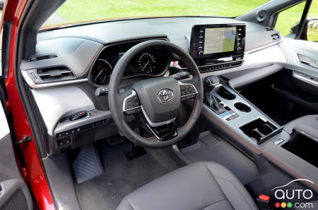 Toyota Sienna 2021, intérieur